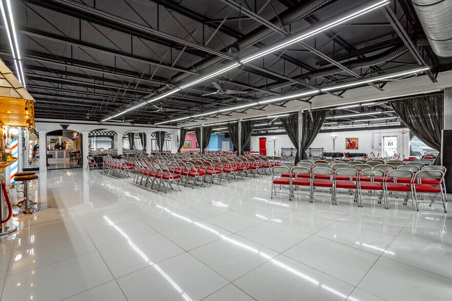 More Photos Of 395 S Ocoee St, Cleveland Showroom For Sale