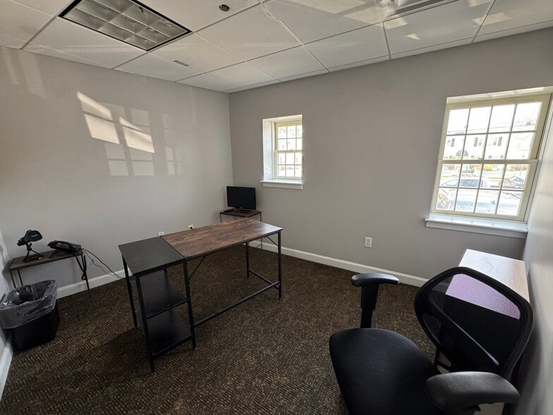 More Photos Of 16 Mason Ave, North Attleboro Office For Lease