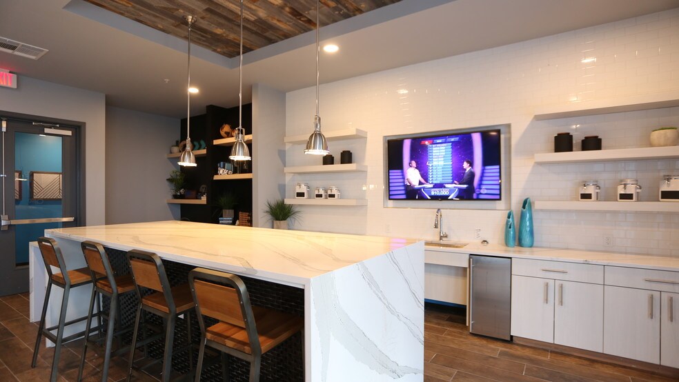 More Photos Of 1400 N High St, Columbus Apartments For Lease