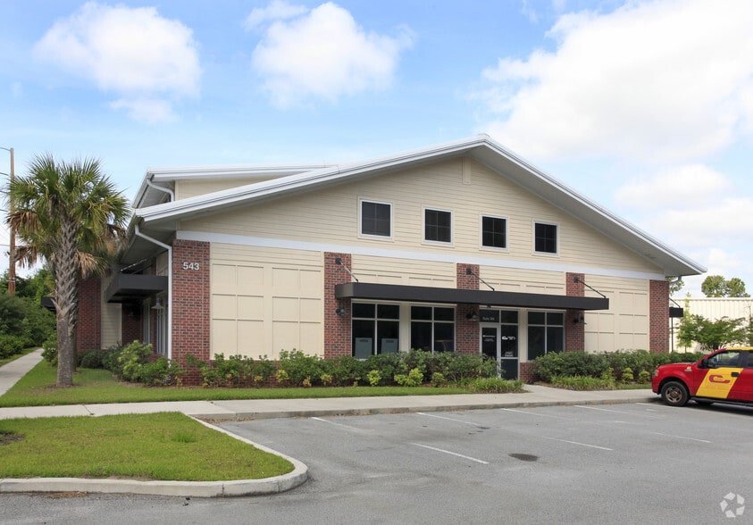 More Photos Of 543 Long Point Rd, Mount Pleasant Loft Creative Space For Lease