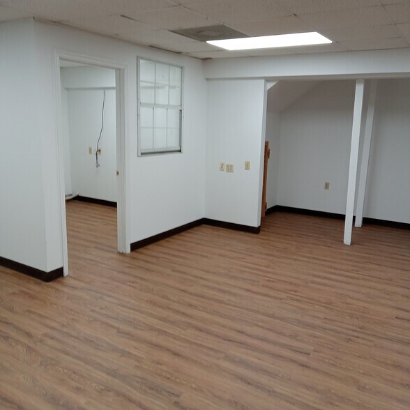 More Photos Of 7616 Investment Ct, Owings Light Distribution For Lease