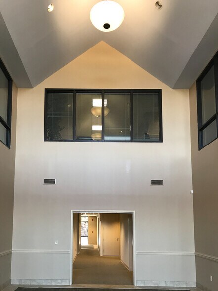 More Photos Of 330 Pelham Rd, Greenville Medical For Lease