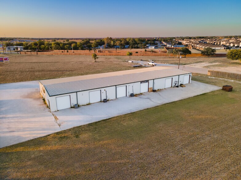 More Photos Of 2331 N Hwy 46, Seguin Light Distribution For Lease