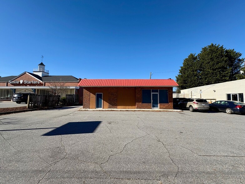 More Photos Of 233 Biltmore Ave, Asheville Office For Lease