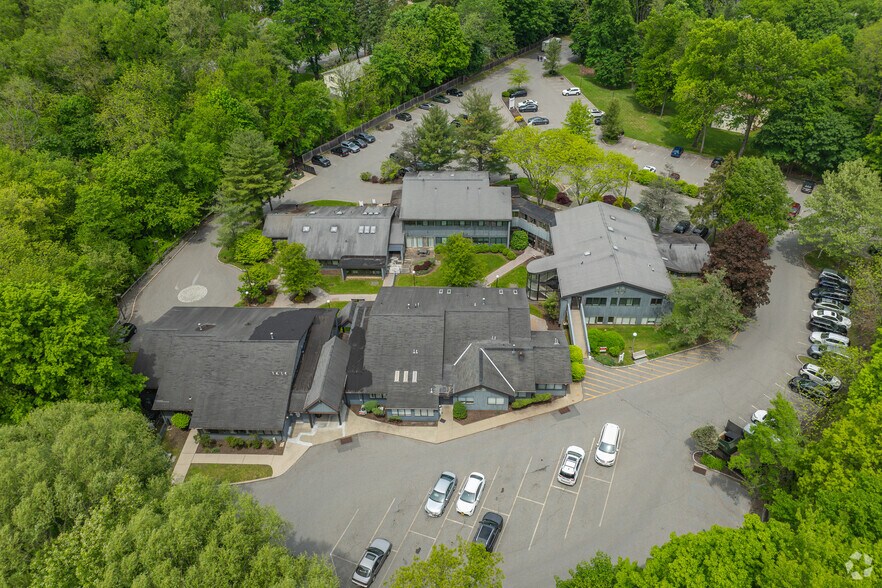 More Photos Of 1985 Crompond Rd, Cortlandt Manor Medical For Sale