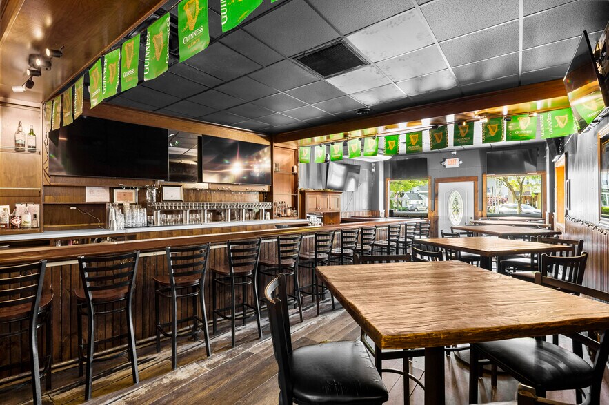 More Photos Of 367 Delaware Ave, Delmar Bar For Sale