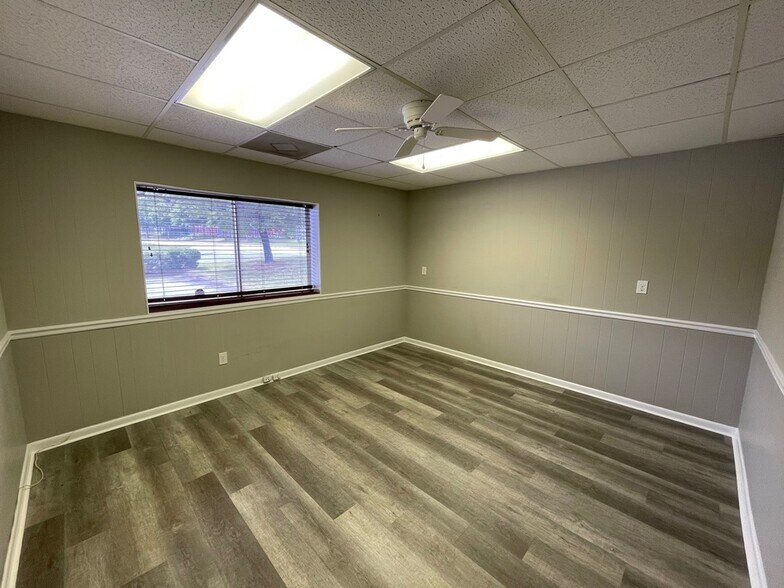 More Photos Of 105 Old Epps Bridge Rd, Athens Office For Lease