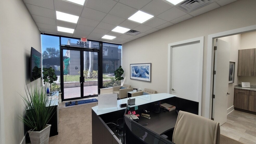 More Photos Of 2089 Indian River Blvd, Vero Beach Unknown For Lease