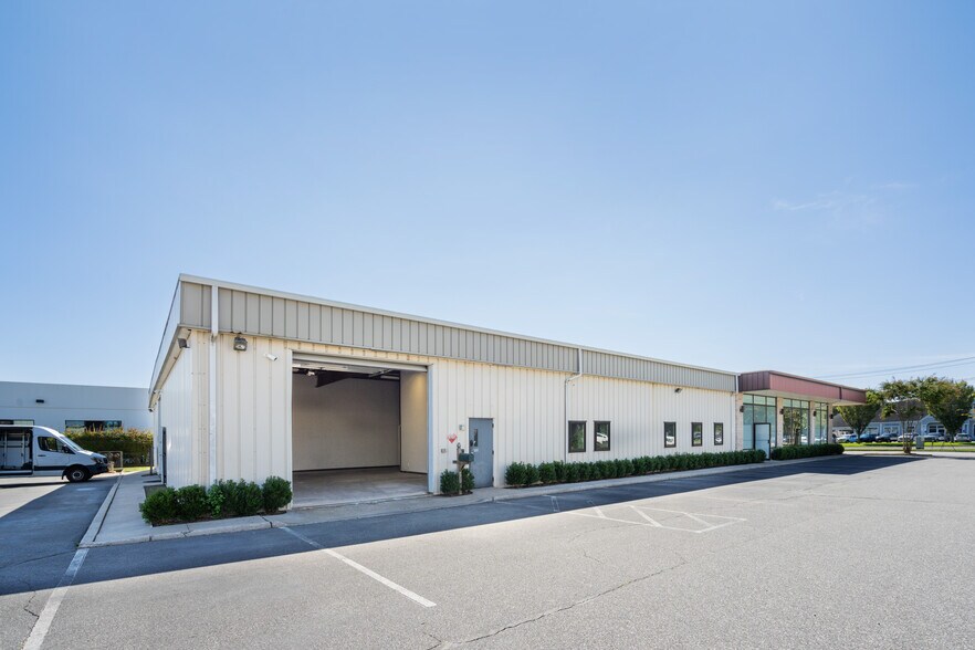 More Photos Of 641 County Road 39A, Southampton General Retail For Lease