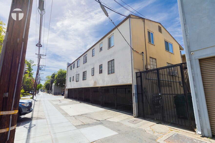 More Photos Of 916-926 22nd St, Sacramento Apartments For Sale