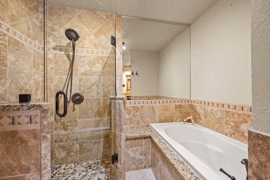 More Photos Of 981 Witherspoon Way, Flower Mound Industrial For Sale