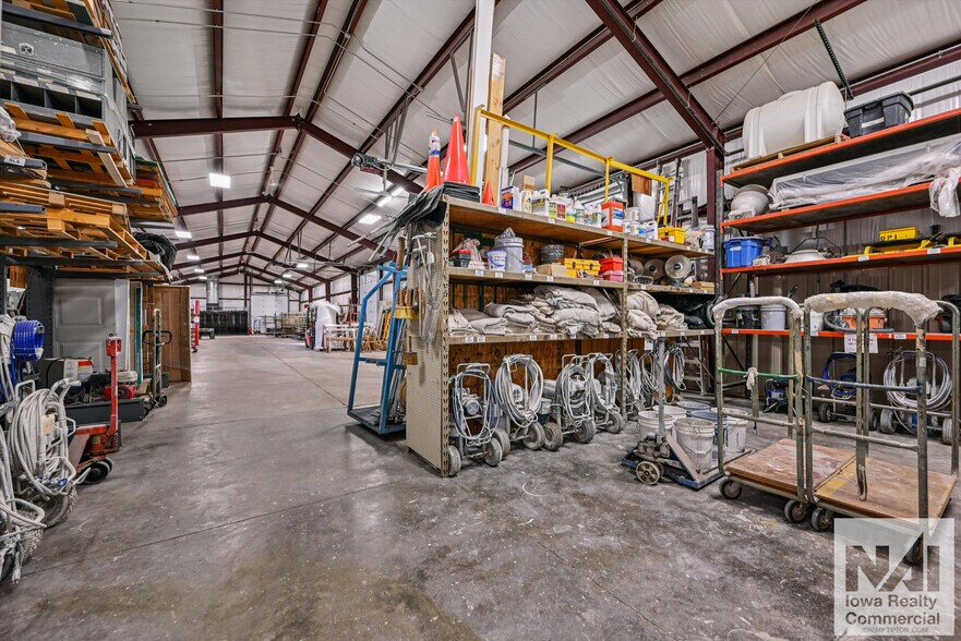 More Photos Of 1402 SW 18th St, Cedar Rapids Warehouse For Sale