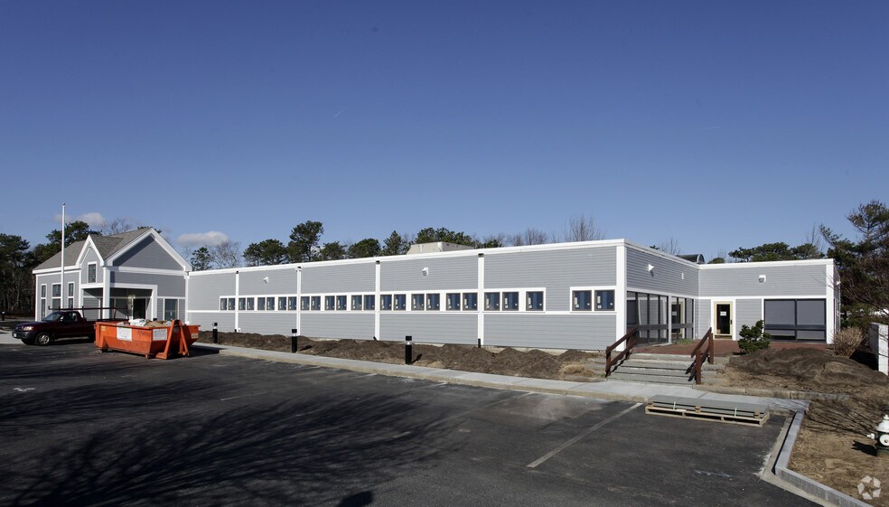 More Photos Of 31 Workshop Rd, South Yarmouth Medical For Lease