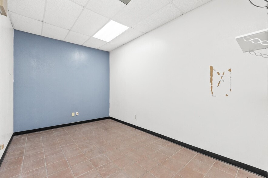 More Photos Of 3115 Fry Rd, Katy Unknown For Lease
