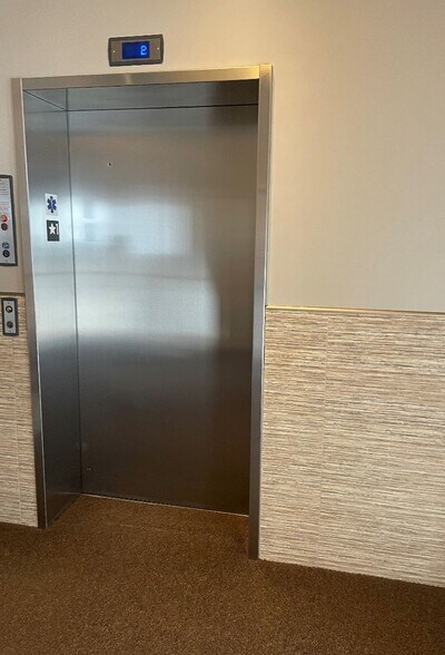 More Photos Of 1095 Main St, Springfield Office For Lease
