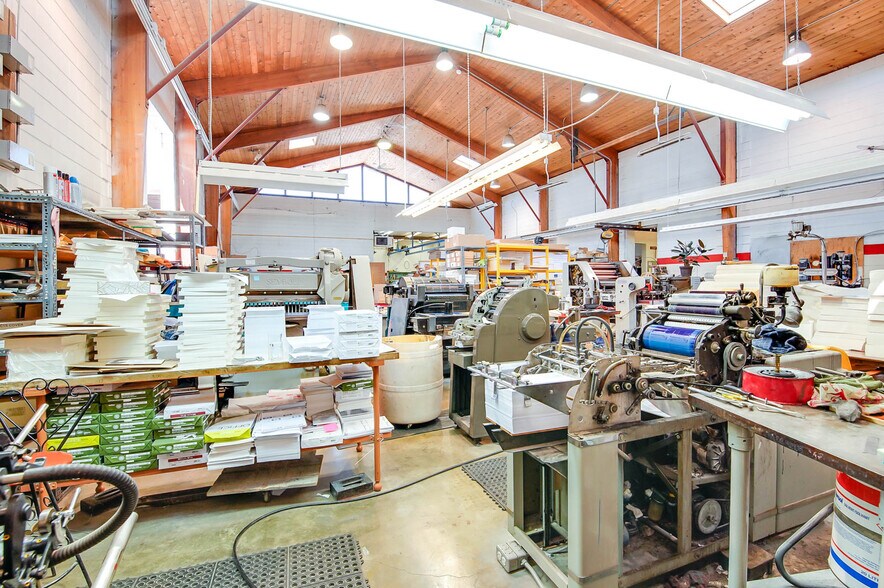 More Photos Of 4918 Napier St, Port Alberni Flex For Sale