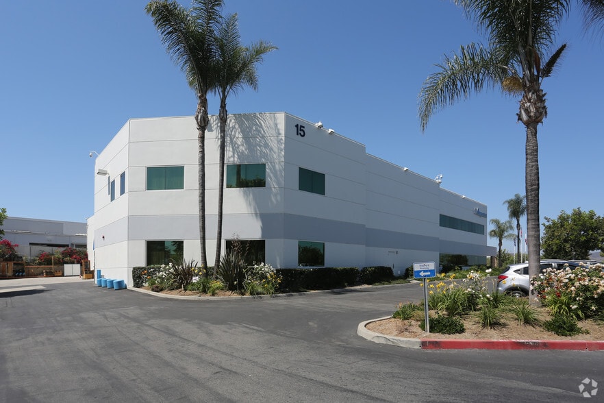 More Photos Of 15 Whatney, Irvine Research And Development For Lease