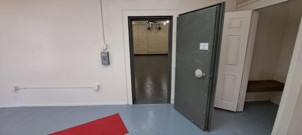 More Photos Of 953 E Sahara Ave, Las Vegas Storefront For Lease