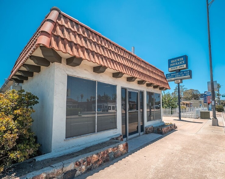 More Photos Of 725 E Valley Pky, Escondido Freestanding For Sale