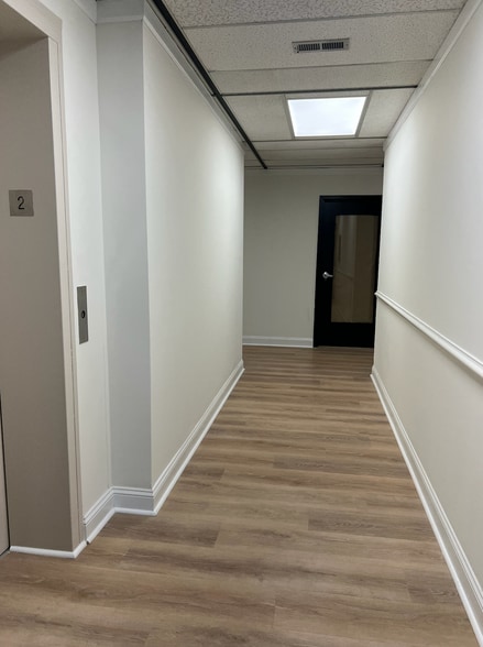 More Photos Of 4190 S Plaza Trl, Virginia Beach Office For Lease