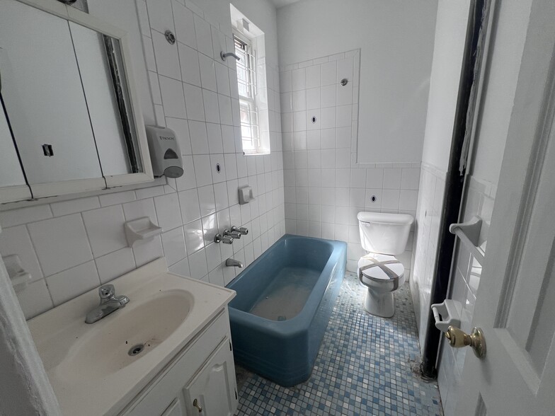 More Photos Of 5017 Avenue D, Brooklyn Storefront Retail Residential For Sale