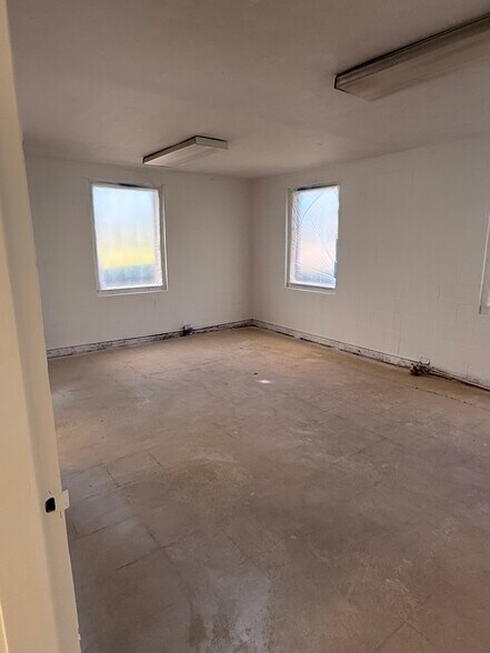 More Photos Of 710 Lowndes Hill Rd, Greenville Office For Lease