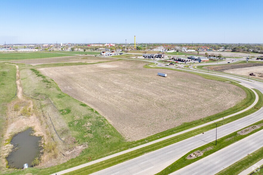 More Photos Of Hubbell Ave And Bass Pro Dr, Altoona General Retail For Lease