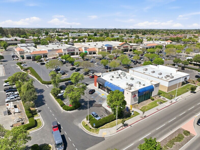 More Photos Of 410 N 11th Ave, Hanford General Retail For Sale