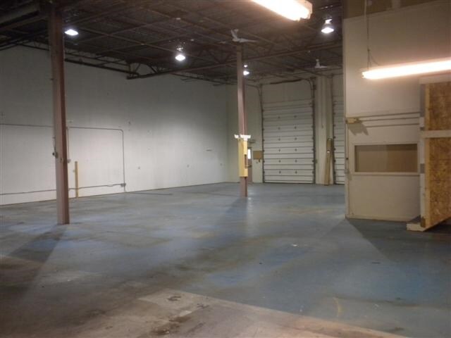 More Photos Of 14 Lexington Dr, Laconia Light Manufacturing For Lease