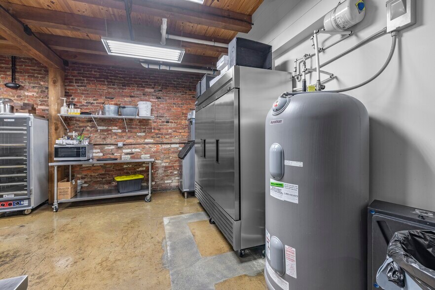 More Photos Of 600 S Broad St, Monroe Manufacturing For Lease