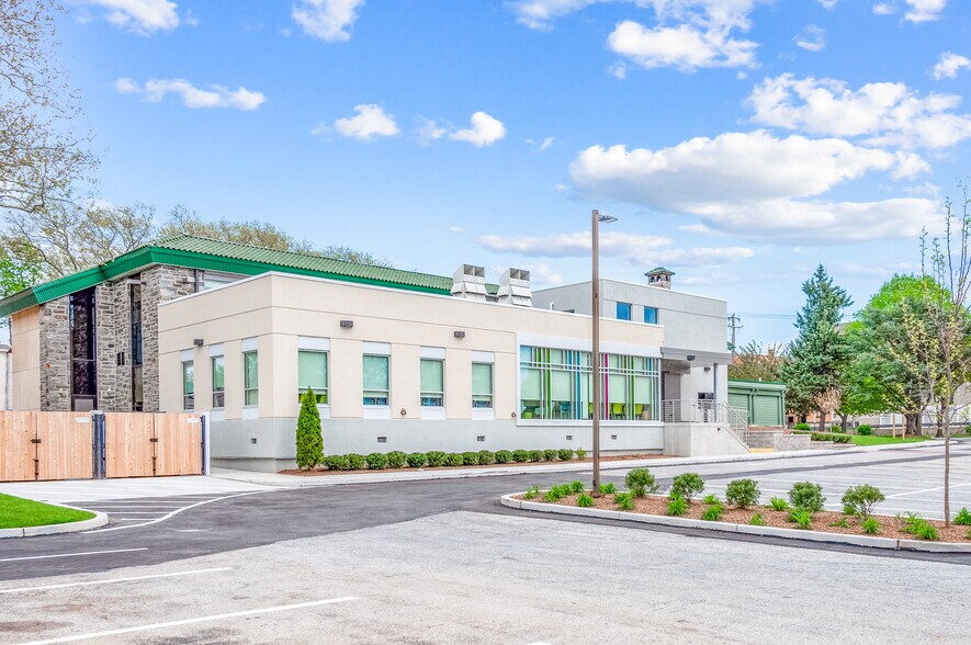 More Photos Of 1437 DeKalb St, Norristown Medical For Sale
