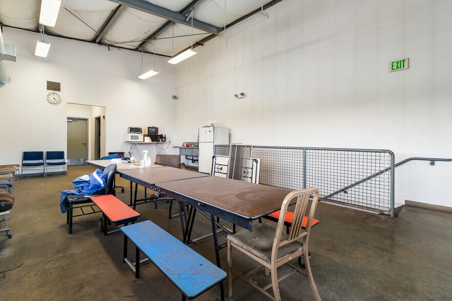 More Photos Of 7135 Delta Line Rd, Ferndale Warehouse For Sale