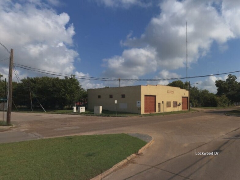 More Photos Of 215 Lockwood Dr, Houston General Retail For Sale
