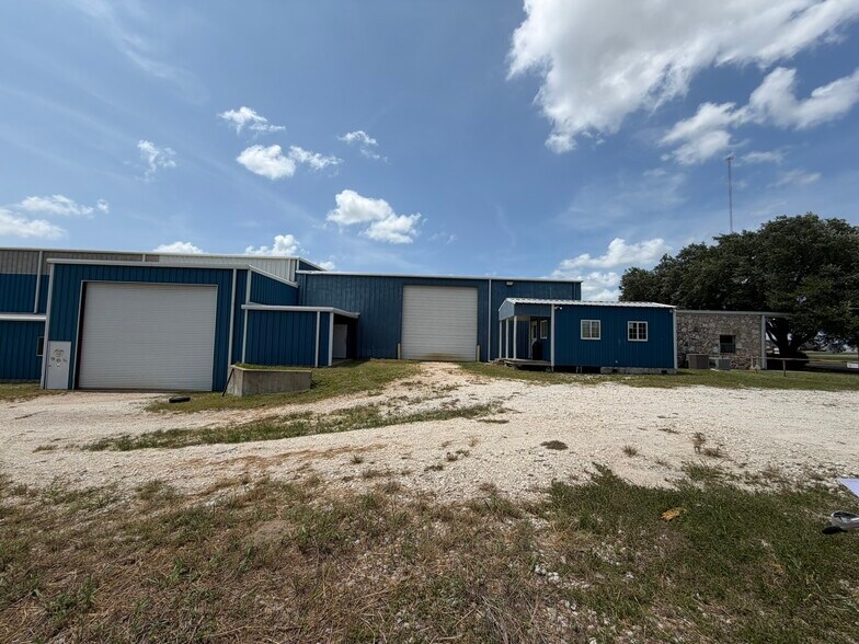 More Photos Of 5808 Fm 3455 Rd, Navasota Manufacturing For Lease