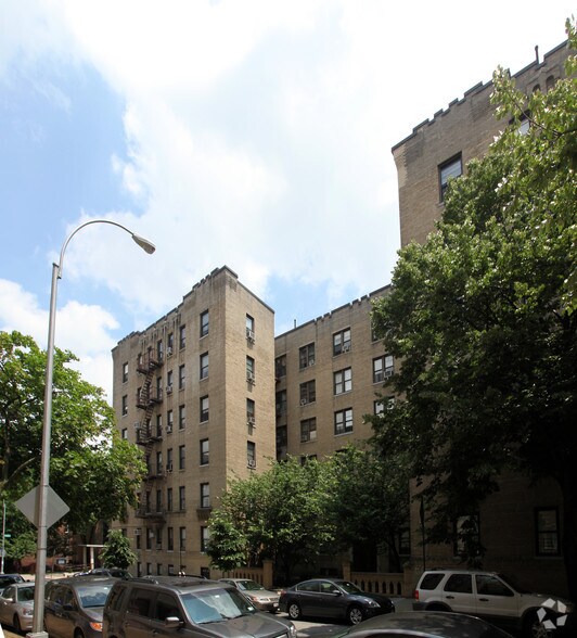 More Photos Of 121-131 Bennett Ave, New York Apartments For Lease