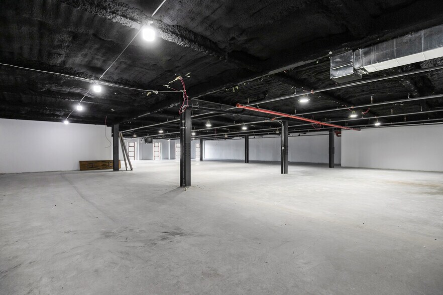 More Photos Of 590 Smith St, Brooklyn Flex For Lease