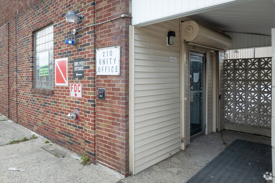 More Photos Of 210 S Van Brunt St, Englewood Warehouse For Lease