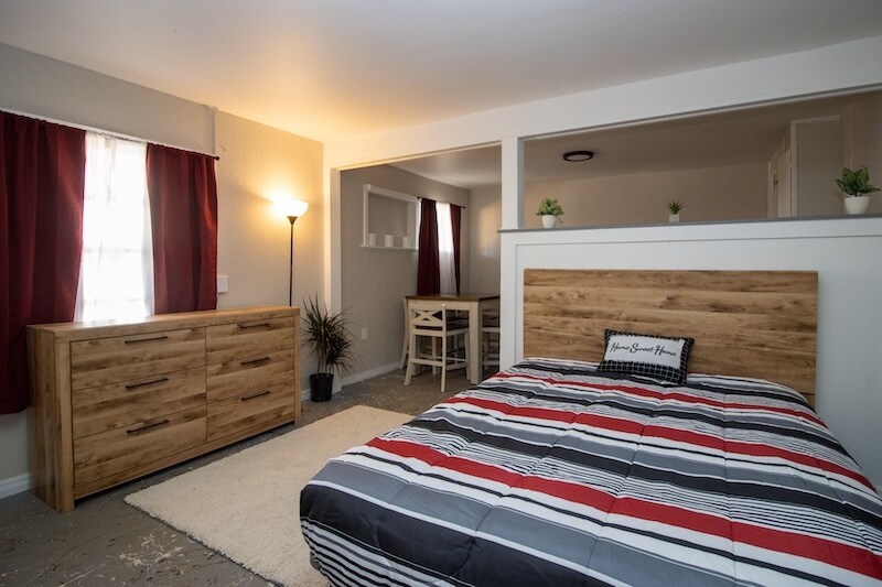 More Photos Of 1220 W 7th St, Texarkana Apartments For Sale