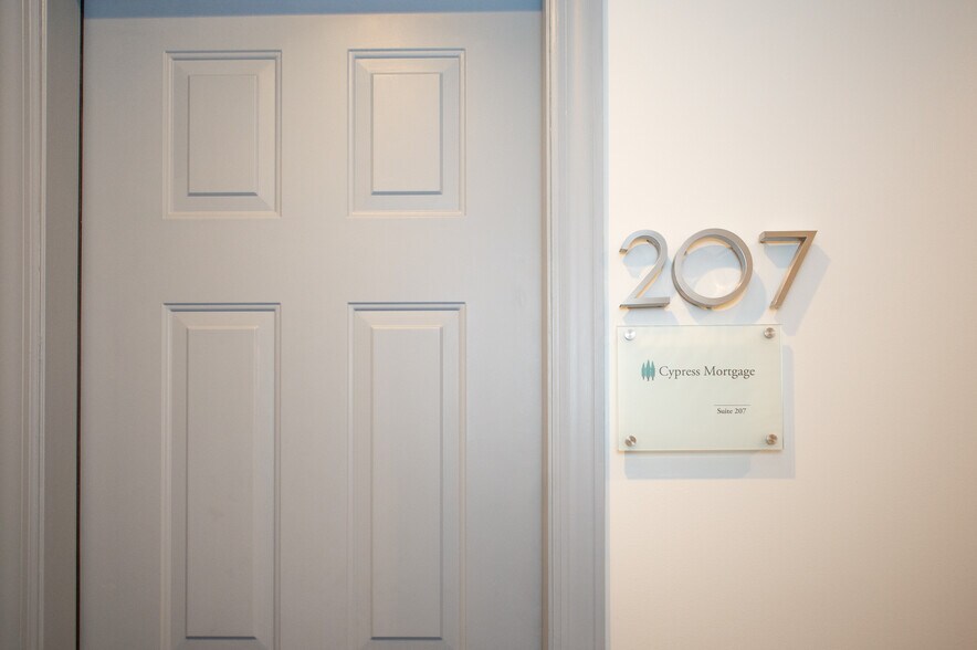 More Photos Of 824 W Superior St, Chicago Office Residential For Sale