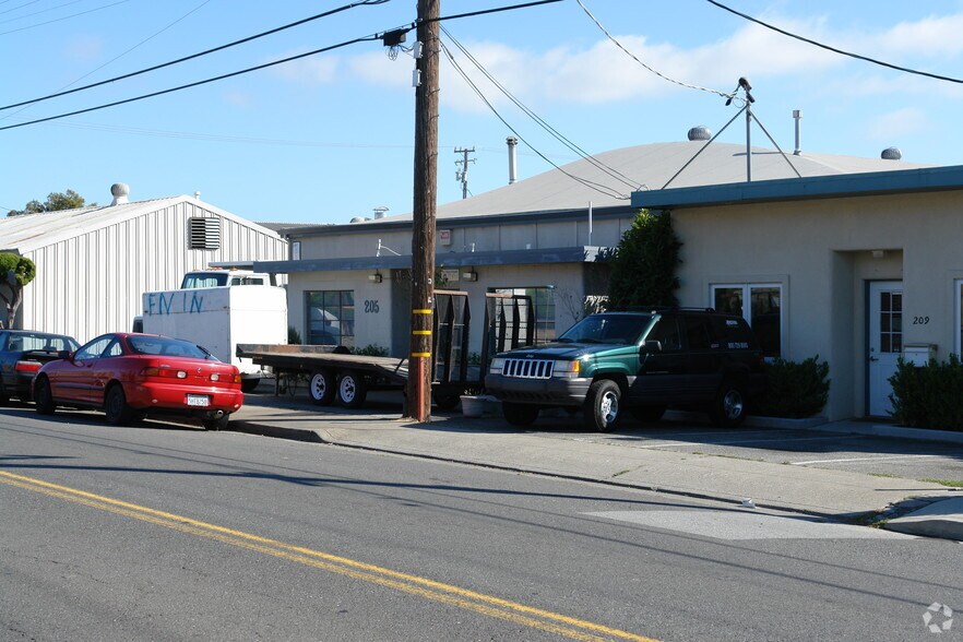 More Photos Of 205 Old County Rd, San Carlos Service For Lease