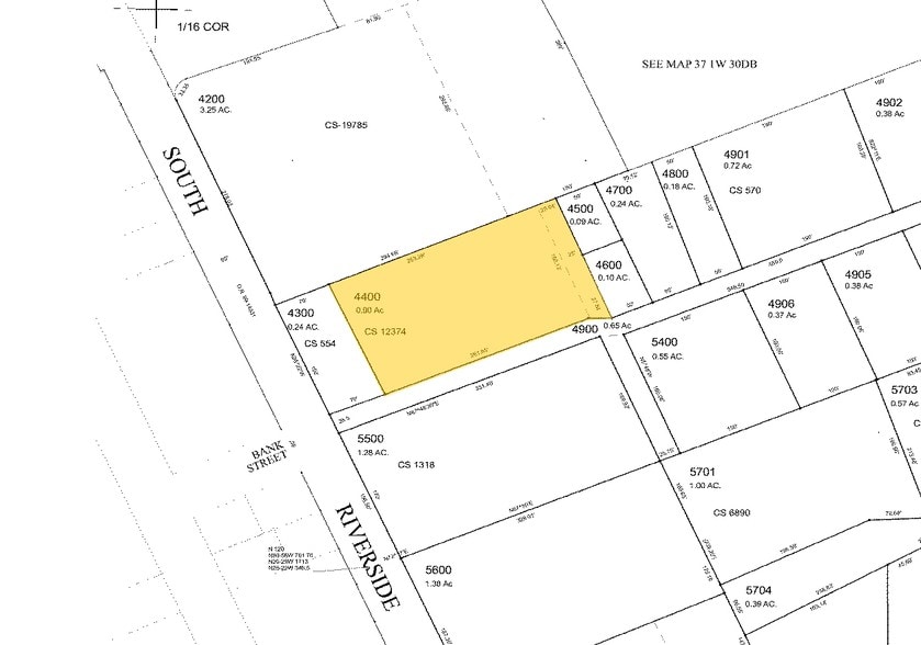 More Photos Of 833 S Riverside Ave, Medford Warehouse For Lease