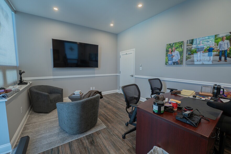 More Photos Of 152 Islip Ave, Islip Medical For Sale