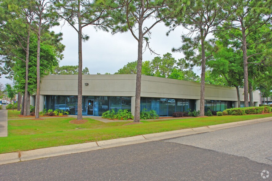 More Photos Of 2114 Airport Blvd, Pensacola Office For Lease