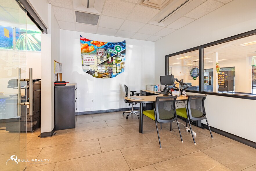 More Photos Of 4295 Jonesboro Rd, Union City Auto Dealership For Sale