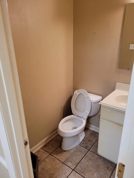 More Photos Of 1401 Dawson Rd, Albany Medical For Sale