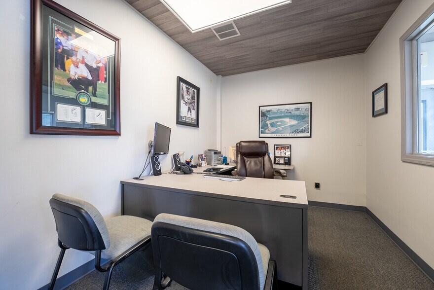 More Photos Of 300 E Main St, Westfield Auto Dealership For Lease