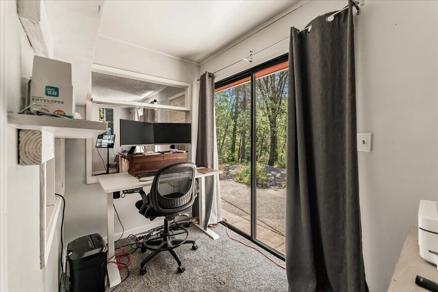 More Photos Of 21375 Main St, Lakehead Restaurant For Sale