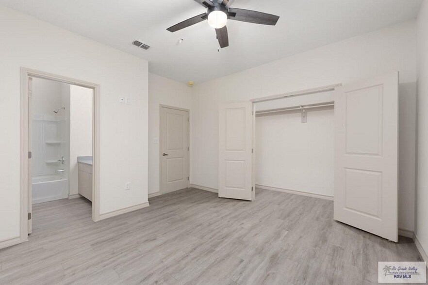 More Photos Of 2107 Village Center Blvd, Brownsville Apartments For Sale