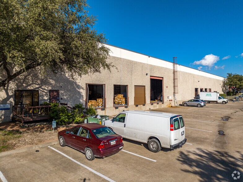 Primary Photo Of 4215 McEwen Rd, Dallas Distribution For Lease