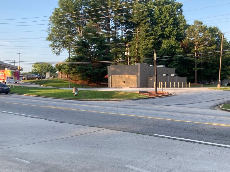 More Photos Of 452 S Deshon Rd, Lithonia Restaurant For Sale